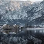 Dimentica il Traffico e l’Inquinamento: Lo Stato ti Finanzia per Vivere un Sogno in Montagna