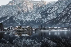 Dimentica il Traffico e l’Inquinamento Lo Stato ti Finanzia per Vivere un Sogno in Montagna