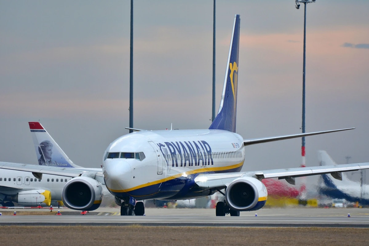 Novità clamorosa Ryanair lavoro per centinaia di persone e nuovi collegamenti