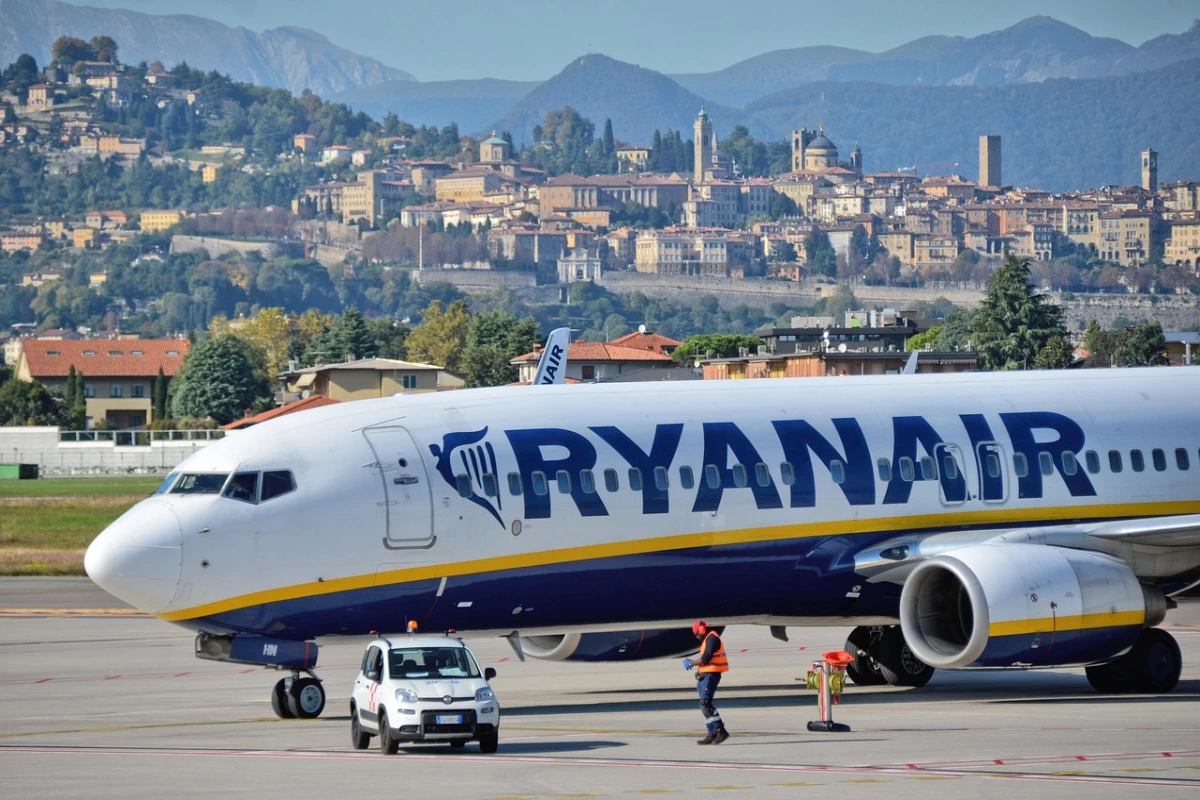 Novità clamorosa Ryanair lavoro per centinaia di persone e nuovi collegamenti