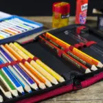 Perché fare la spesa e comprare materiale scolastico costa così tanto alle famiglie