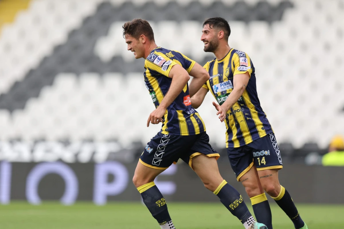 Serie B, la Juve Stabia svela le scelte tattiche decisive in vista del big match. Tutti i cambi di formazione (1)